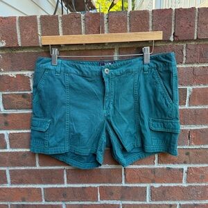 The north face green cargo vintage shorts size 10 Women’s